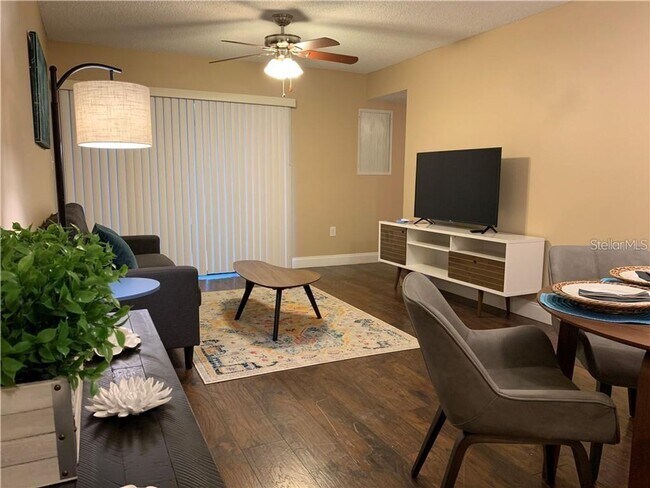 Building Photo - Southpointe Condo