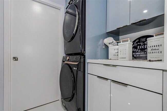 Building Photo - Southwest 191st Avenue, Pembroke Pines, FL 33029 - 3 BR 2 BA single-family home