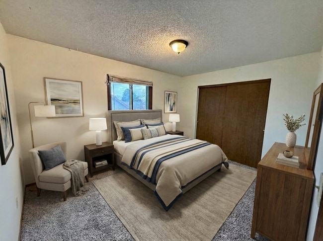 Building Photo - Large 4 Bedroom/2 Bath Bi-Level Home with attached 2 Car Garage in North Loveland