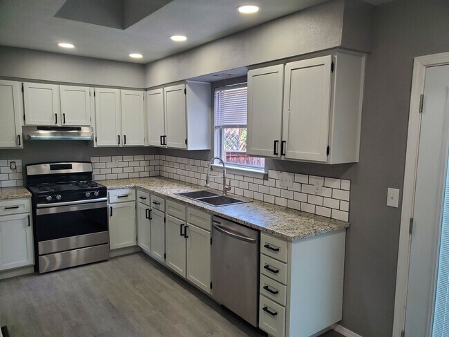 Building Photo - 16301 Malden Dr