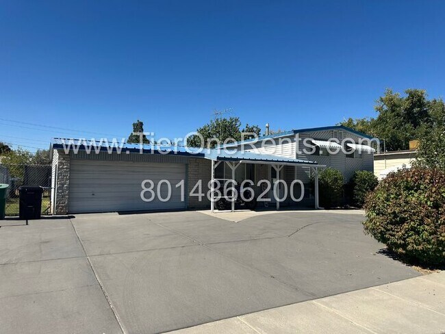 Building Photo - For a limited time, this property offers n...