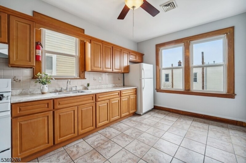 Foto principal - 410 E Kinney St