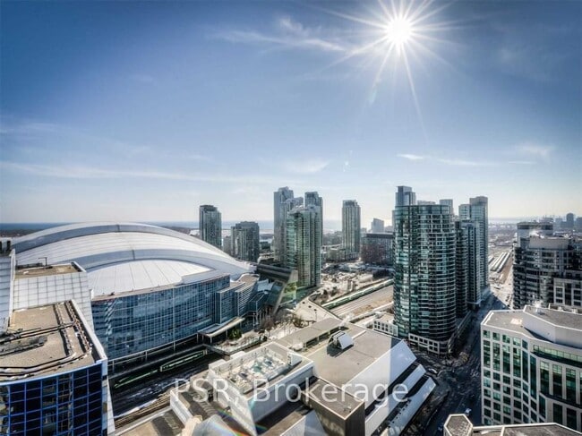 Photo du bâtiment - 300 Front St W