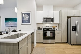 Building Photo - Matador