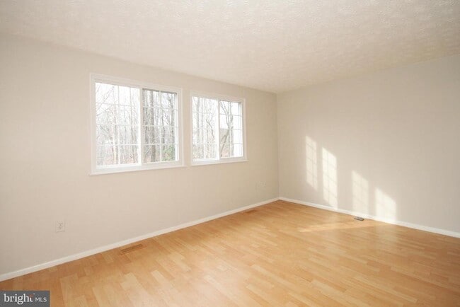 Foto del edificio - 8032 Grandview Ct