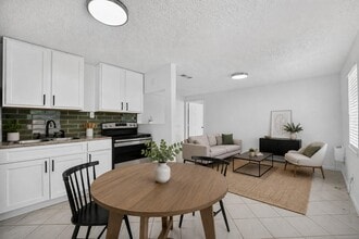 Building Photo - 6910 Bintliff Dr