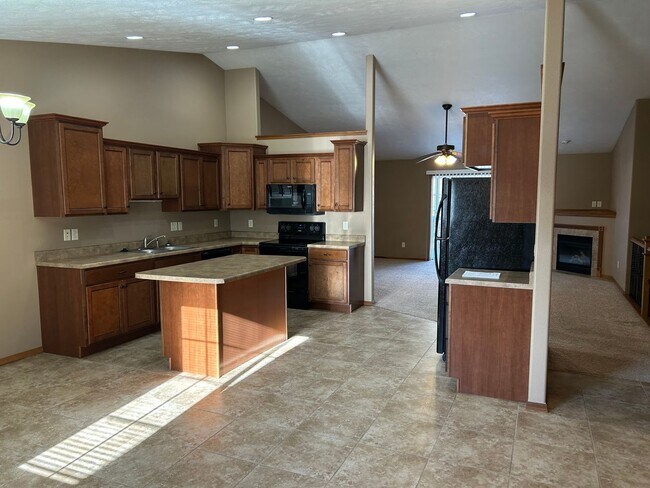 Foto del edificio - Spacious West Side Gem with Modern Comforts and Endless Possibilities!