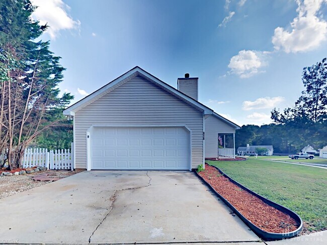 Building Photo - 616 Magnolia Dr