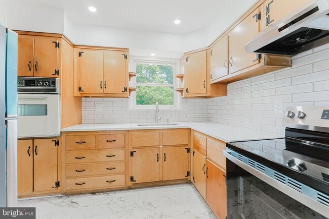 Foto del edificio - 10914 Woodhaven Dr