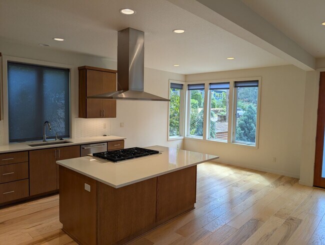 Foto del edificio - Stunning Modern Home in South Burlingame -...