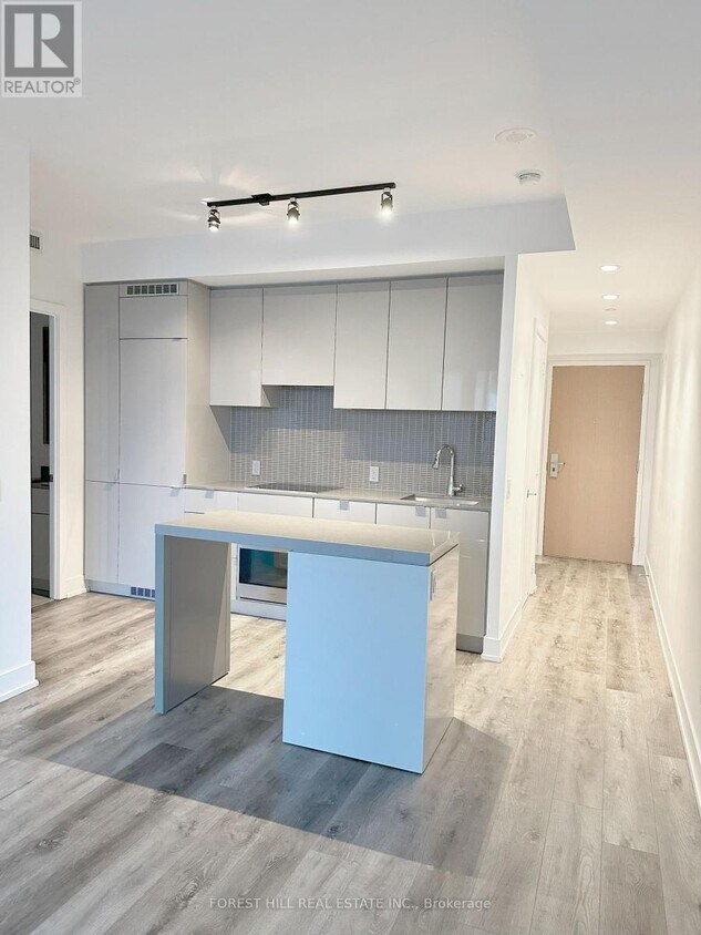 Photo principale - 7-3417 Grenville St
