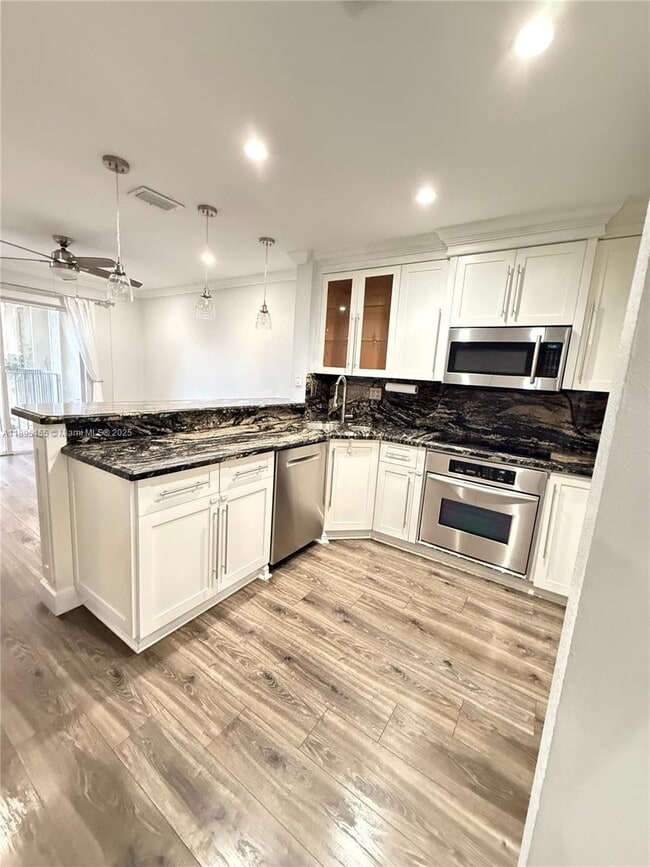 Foto del edificio - 8851 NW 119th St