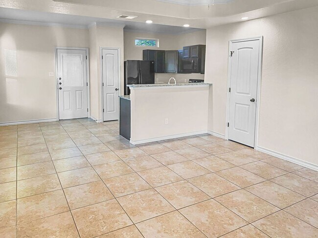 Foto del edificio - 3 Bedrs 2.5 baths