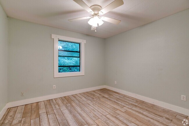 Foto del edificio - Pine Haven Apartments