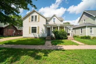 Building Photo - 908 Water St
