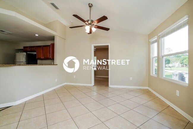 Building Photo - 3 Bedroom Pet-Friendly Home in Fort Myers, FL with Main Street Renewal
