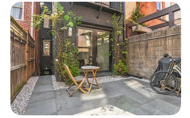 Foto del edificio - 8 Quincy Pl NE