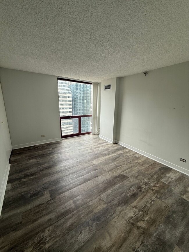 Foto del edificio - 200 N Dearborn St