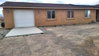 Building Photo - 1350 W Mesquite Ave