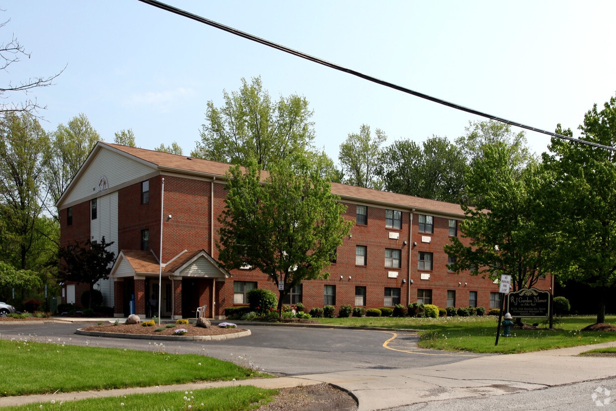 Primary Photo - R J Gordon Manor Apartments