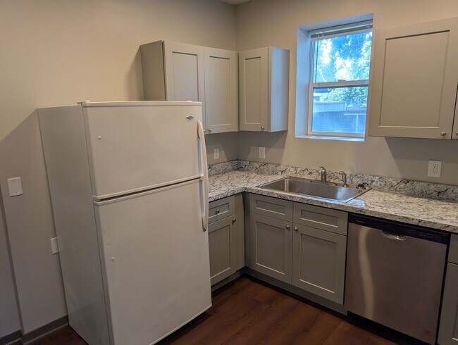 Building Photo - 4119 N 60th St