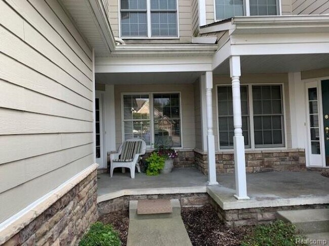 Foto del edificio - 26666 Island Lake Dr