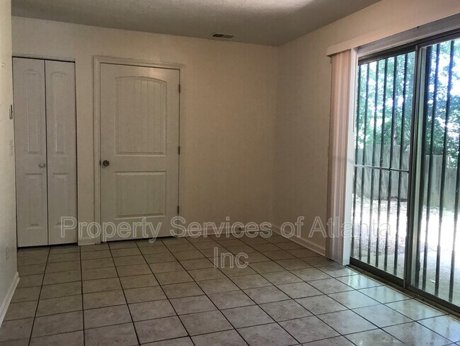 Foto del edificio - 8305 Glenwoods Terrace