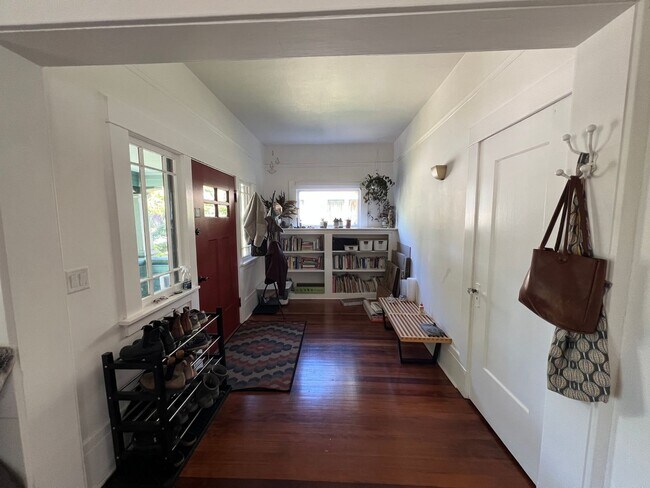 Foto del edificio - Charming 1910 Craftsman Home – 3BR/2BA + B...