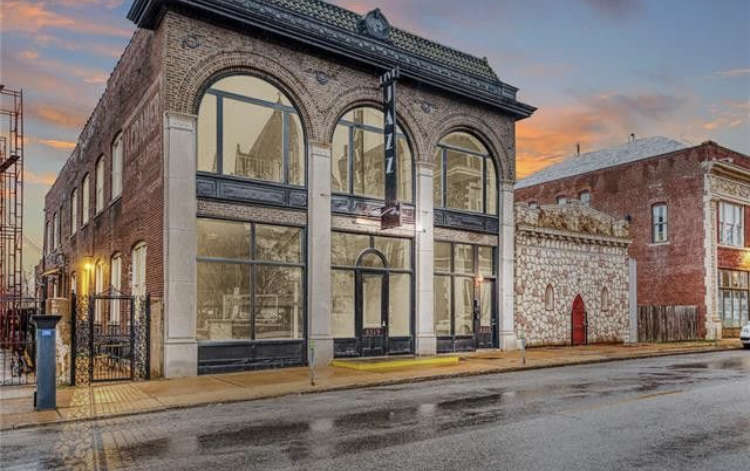 Foto principal - 4515 Olive St