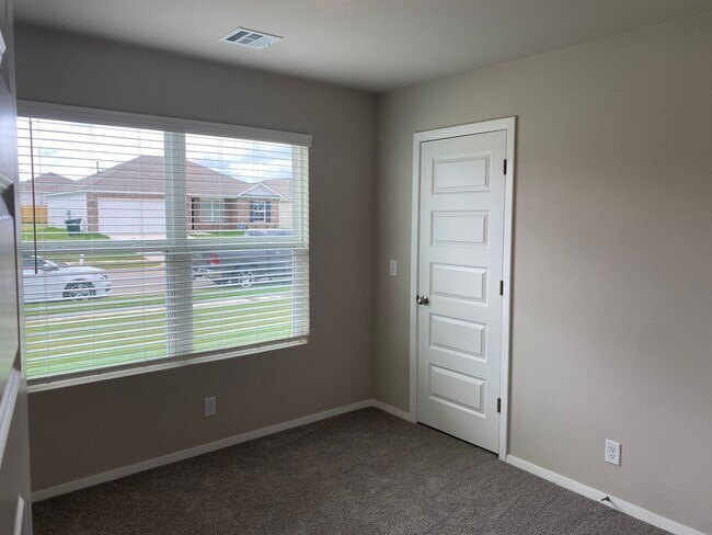 Foto del edificio - Welcome to your beautiful 4 bedroom, 2 bath home in Broken Arrow School district!