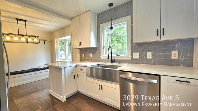 Foto del edificio - 3029 Texas Ave S