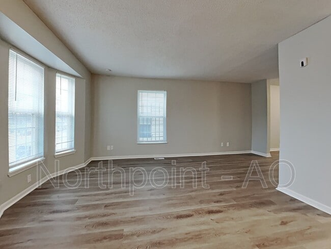Building Photo - 4242 The Paseo