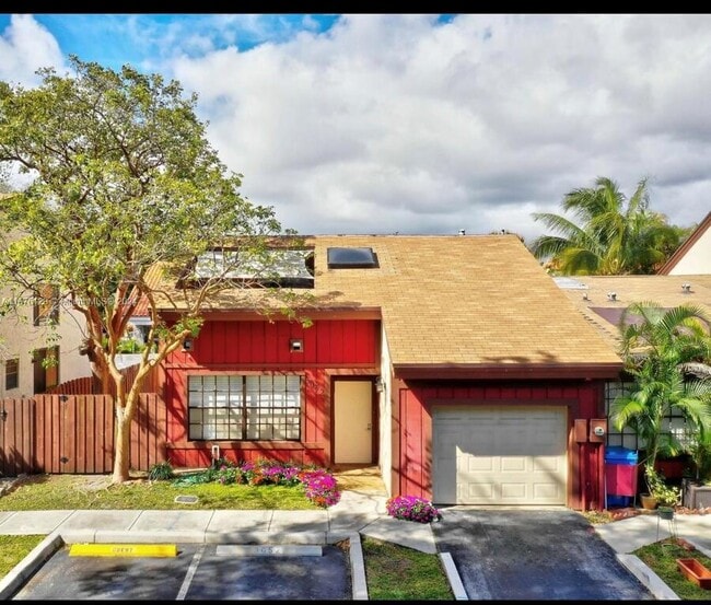 3052 N 35th Terrace, Hollywood, FL 33021 Townhome Rentals in