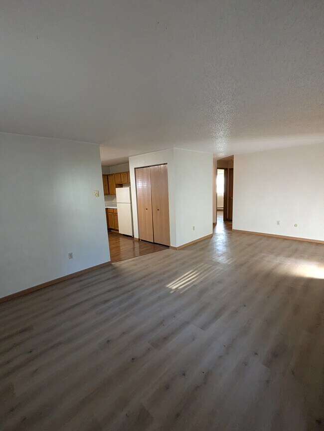 Foto del edificio - 1107 Campbell Dr
