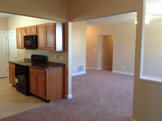 Foto del edificio - 9828 Rhodes Ln