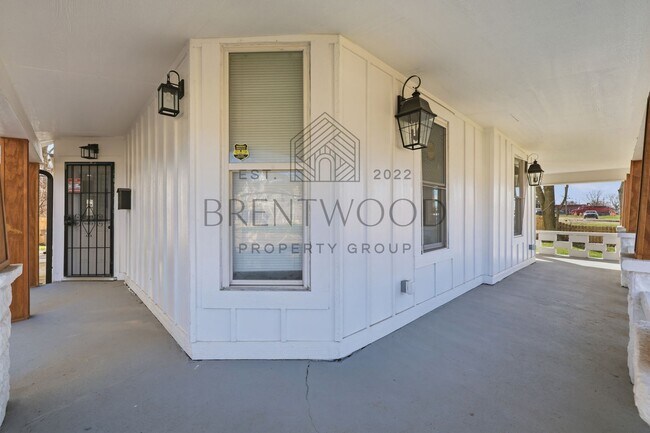 Foto del edificio - Contemporary 4bed/3bath with Private Yard