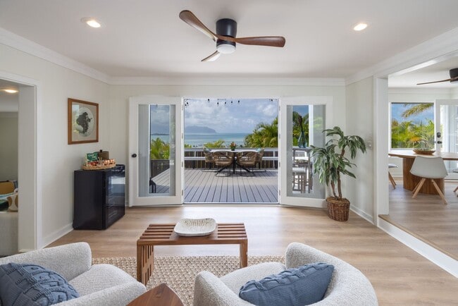 Building Photo - Scenic Hilltop Home with Pool & Views – 4B...