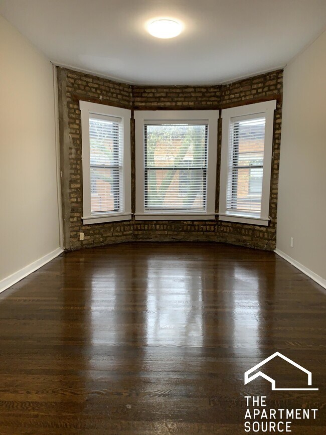 Building Photo - 3424 N Elaine Pl
