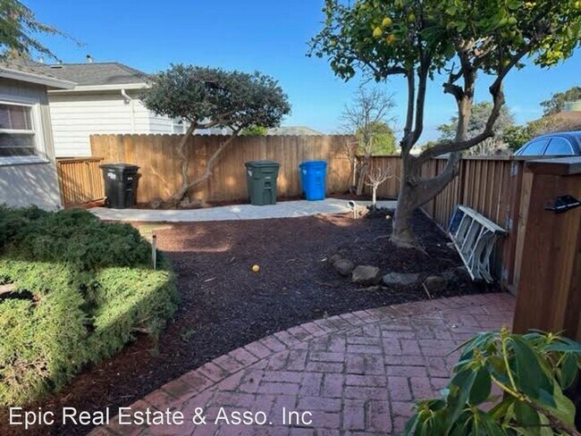 Building Photo - 4 br, 2 bath House - 22 Murray Court