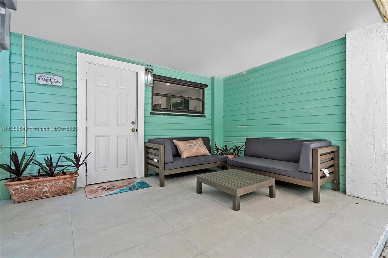 210 Palm Ave Unit 2, Islamorada, FL 33036 Room for Rent in Islamorada, FL