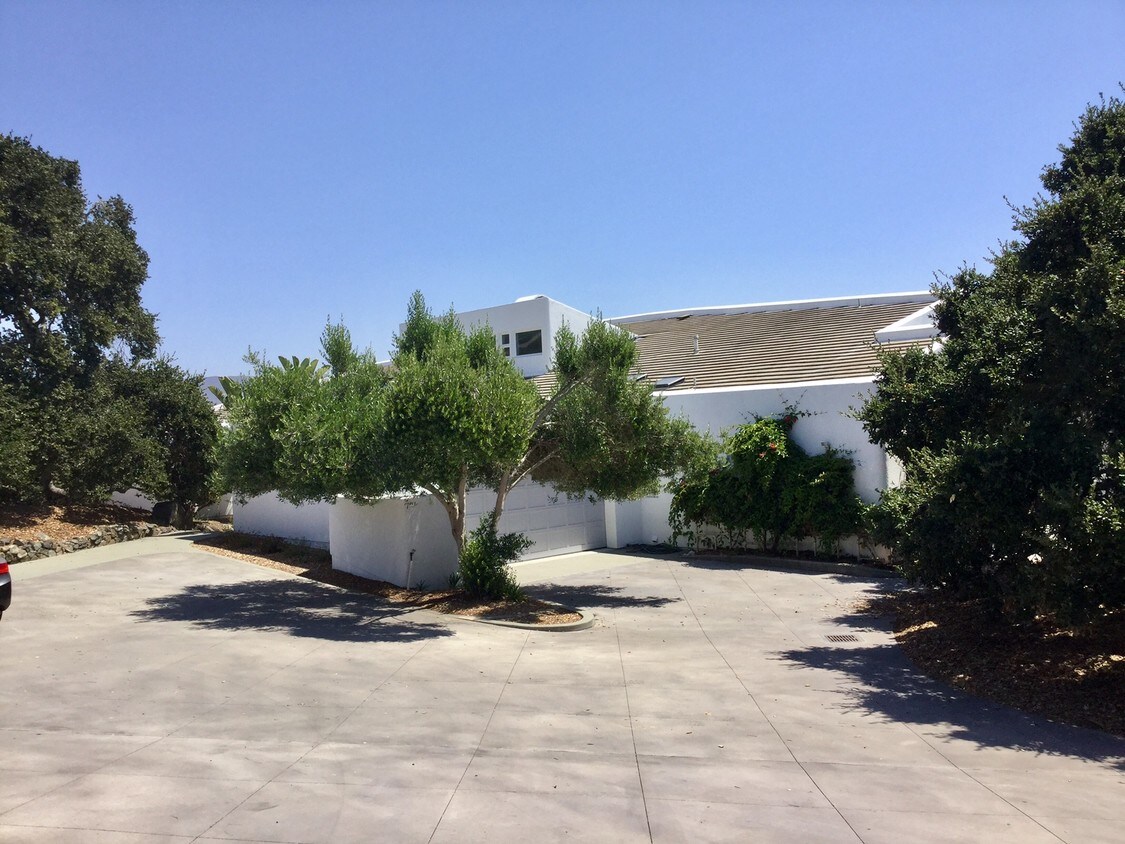 Foto principal - 1820 Atascadero Rd