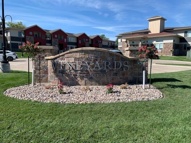 Primary Photo - Vineyard Apartments of Cambridge