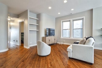 Building Photo - 2214 W Barry Ave