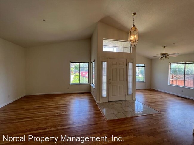 Building Photo - 4 br, 3 bath House - 17391 Walnut Grove Dr