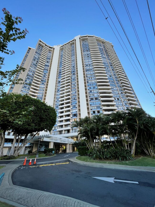 Foto del edificio - One bedroom, one parking stall at the Marc...