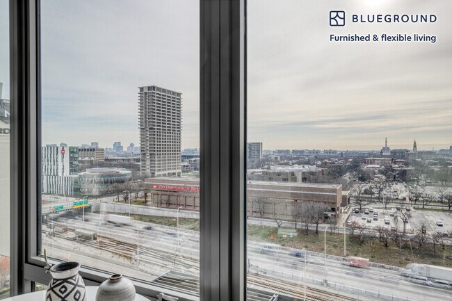 Foto del edificio - 1035 W Van Buren St