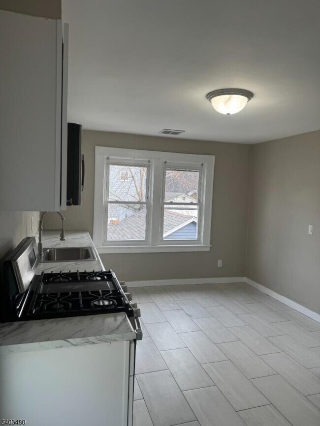 Foto del edificio - 375 Tower St