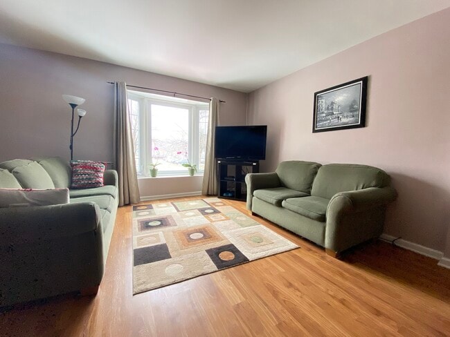 Foto del edificio - 1949 Governors Ln