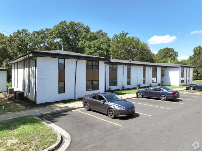 Building Photo - The Finley