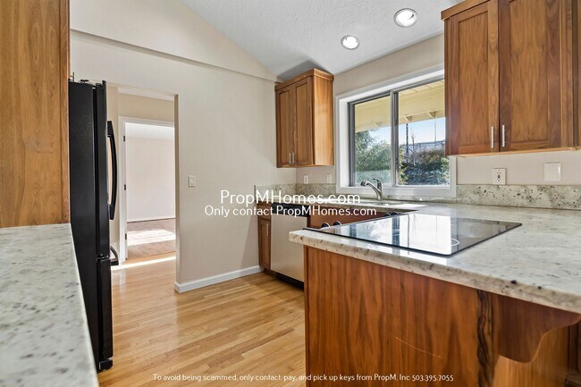 Foto del edificio - Updated Five Bedroom Home In Palisades!